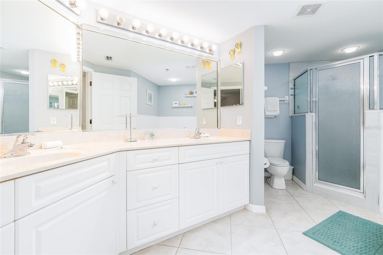 Image 16 of 40 For 5300 Atlantic Avenue 7-302