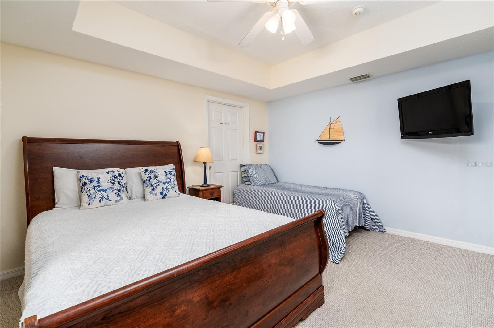 Image 18 of 40 For 5300 Atlantic Avenue 7-302