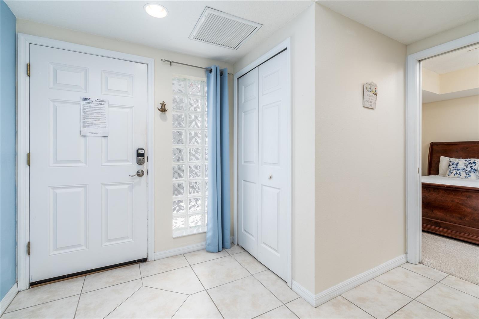 Image 4 of 40 For 5300 Atlantic Avenue 7-302