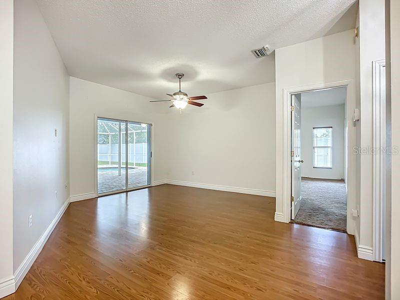 Image 10 of 39 For 1103 Woodview Way