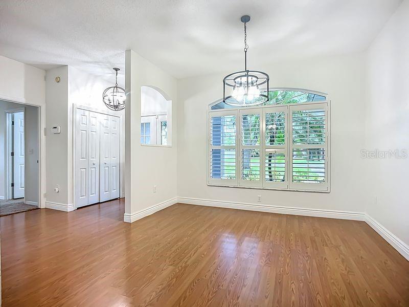Image 12 of 39 For 1103 Woodview Way