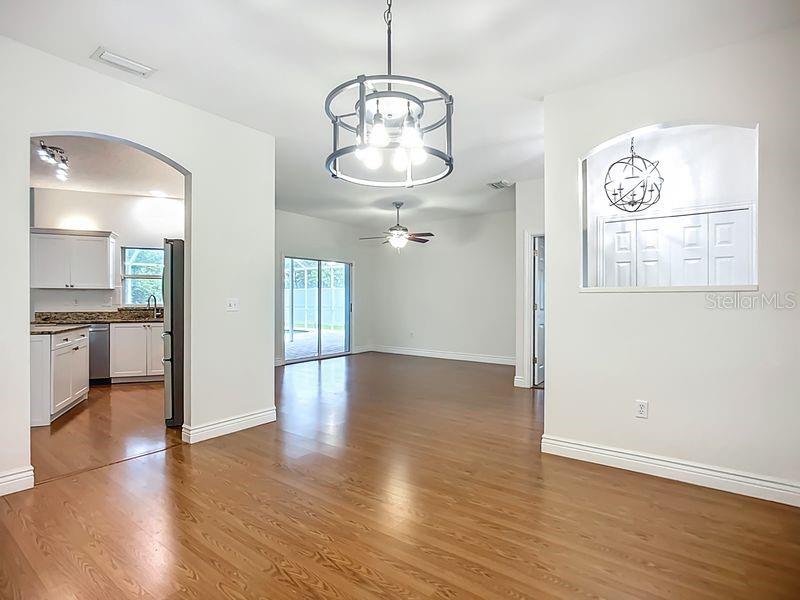 Image 13 of 39 For 1103 Woodview Way
