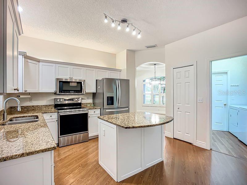 Image 16 of 39 For 1103 Woodview Way