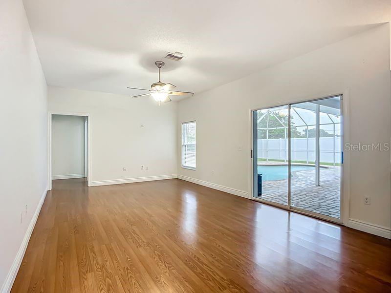 Image 20 of 39 For 1103 Woodview Way