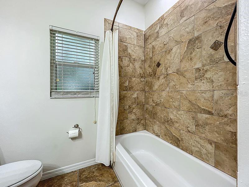 Image 29 of 39 For 1103 Woodview Way