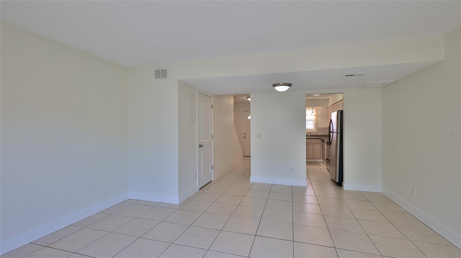 Image 13 of 29 For 437 Oleander Avenue 1