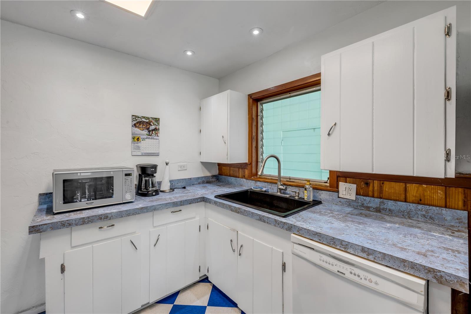 Image 19 of 46 For 114 Hickory Street