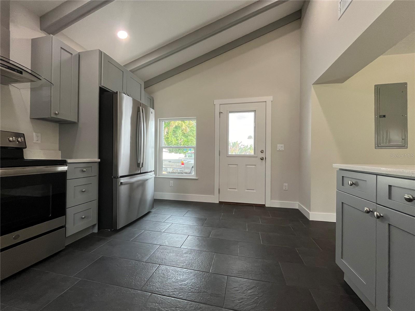 Image 16 of 66 For 119 Dixwood Avenue