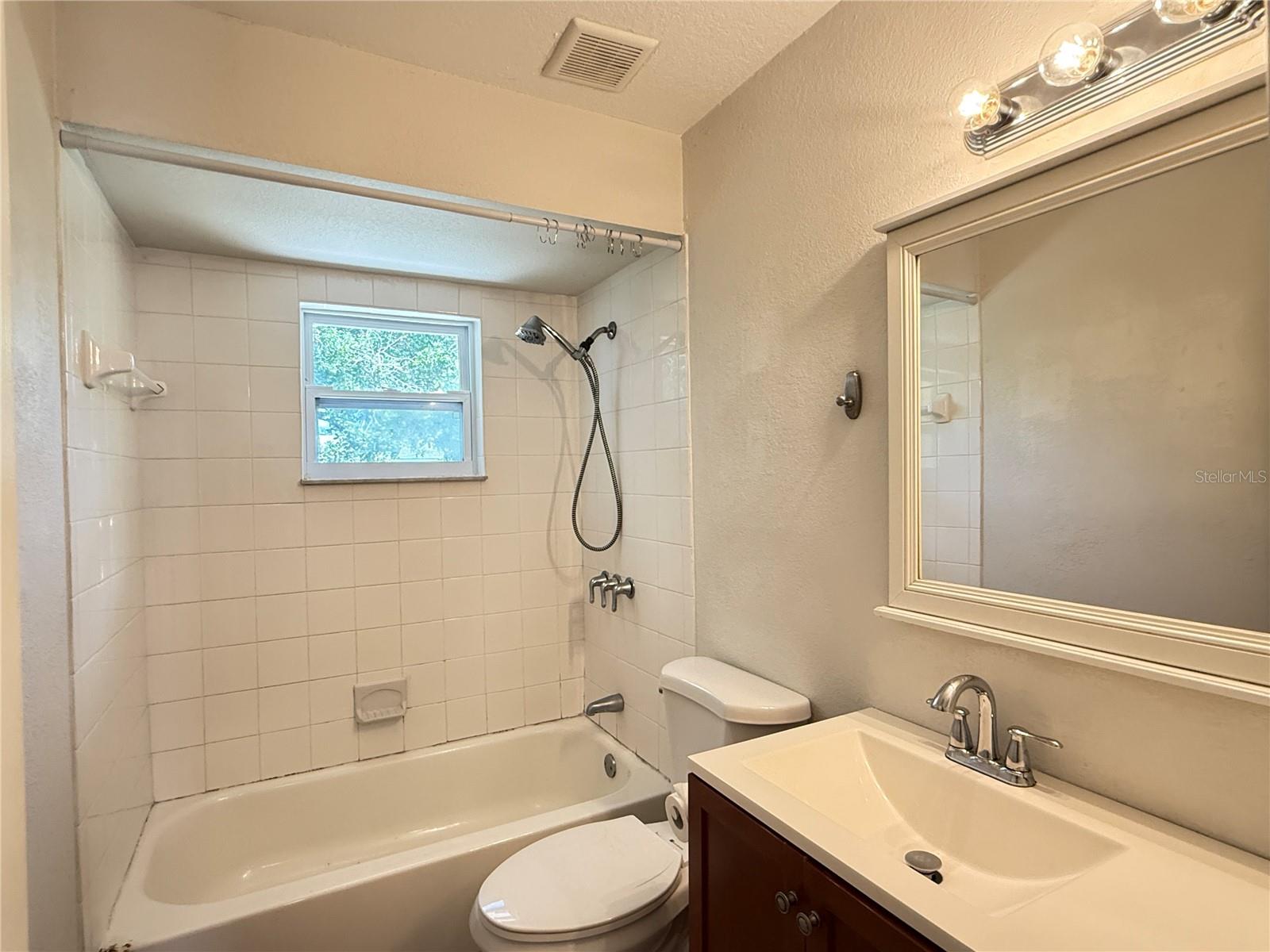 Image 15 of 52 For 712-714 Oakwood Avenue