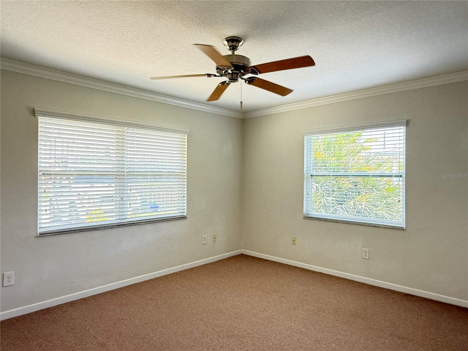 Image 17 of 52 For 712-714 Oakwood Avenue