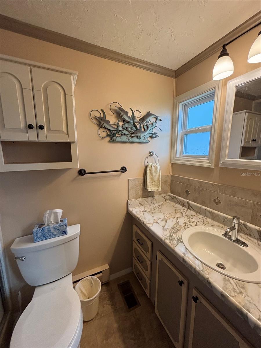 Image 14 of 28 For 210 49th Avenue W