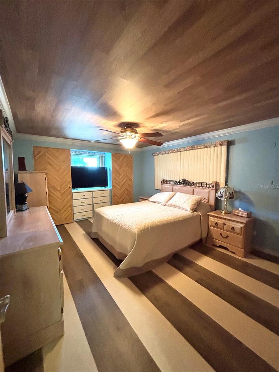Image 15 of 28 For 210 49th Avenue W