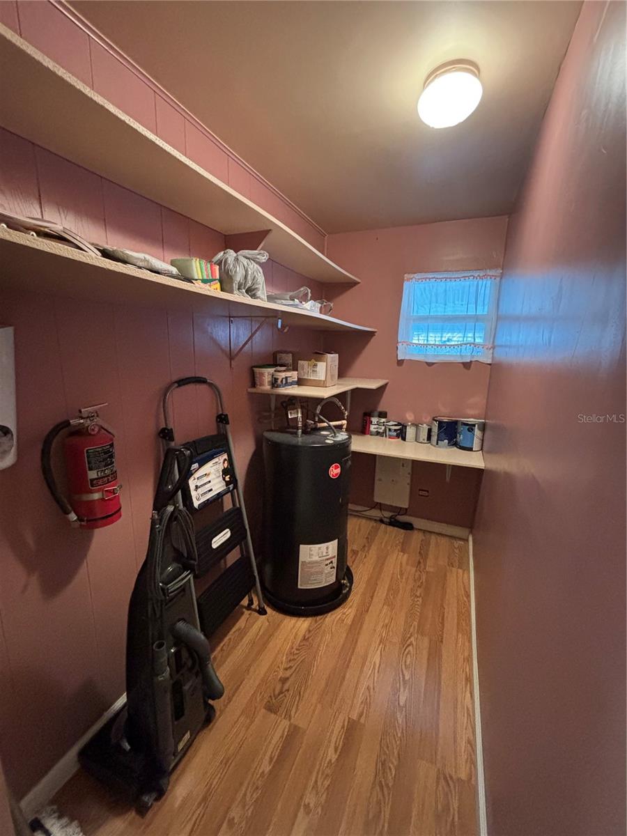 Image 19 of 28 For 210 49th Avenue W