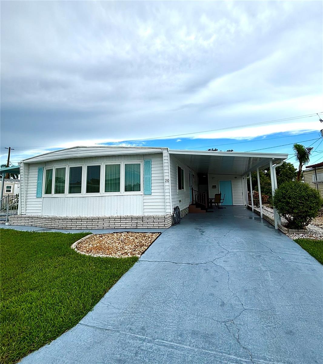 Image 20 of 28 For 210 49th Avenue W