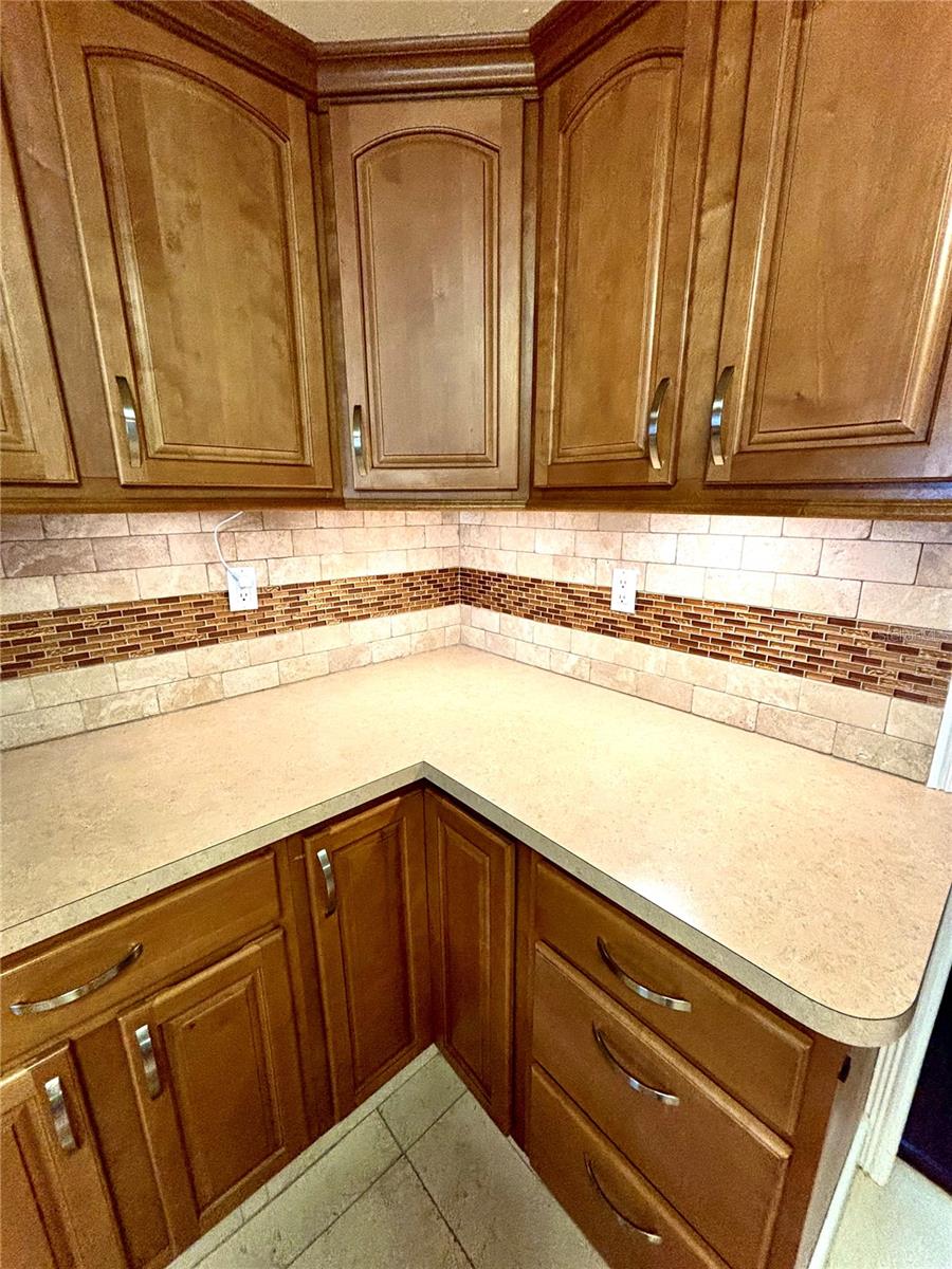 Image 22 of 28 For 210 49th Avenue W