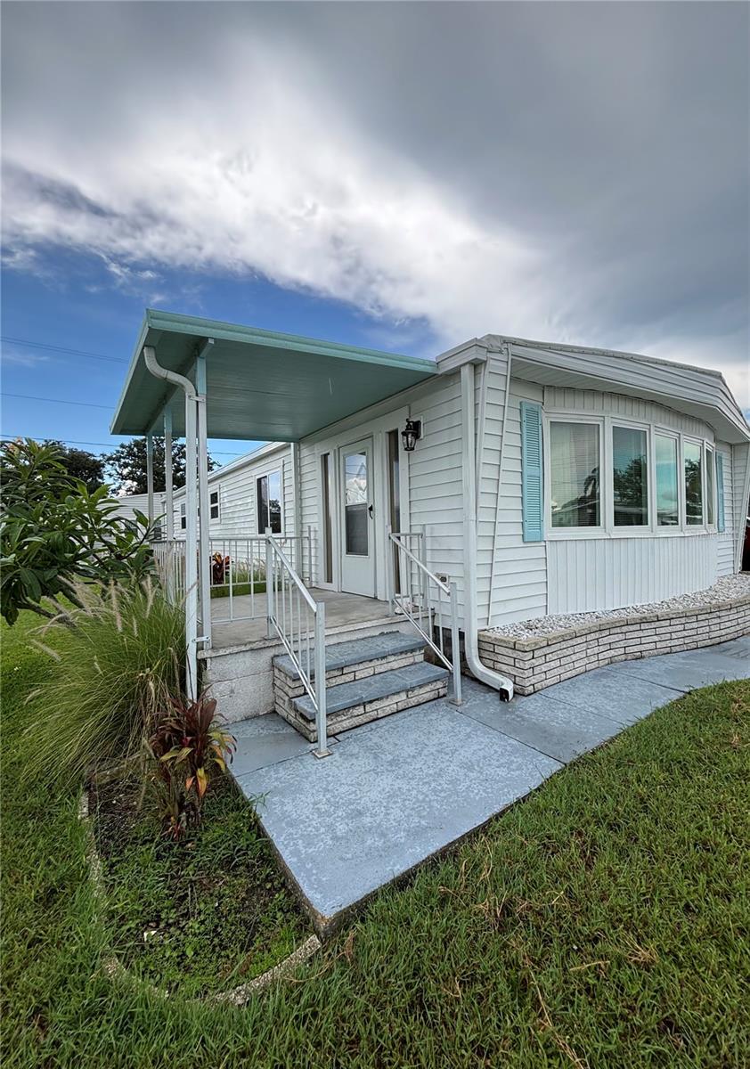 Image 23 of 28 For 210 49th Avenue W