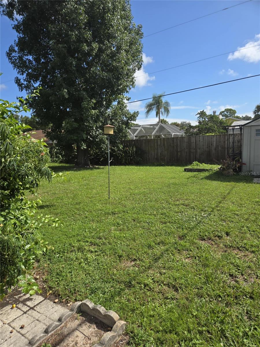 Image 8 of 9 For 2941 Queen Palm Drive