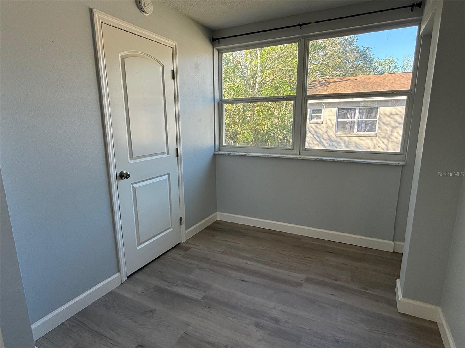 Image 7 of 16 For 805 Louisville Street 2