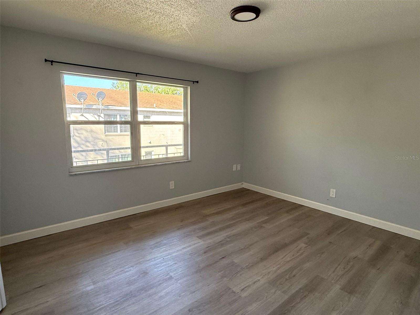 Image 8 of 16 For 805 Louisville Street 2