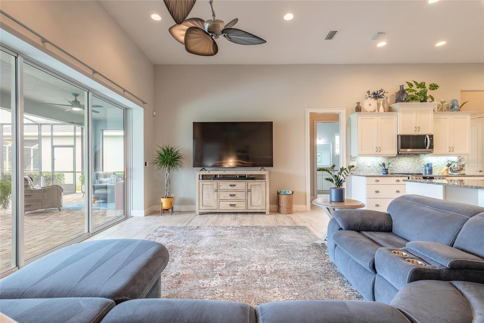 Image 44 of 64 For 2931 Bella Flore Terrace