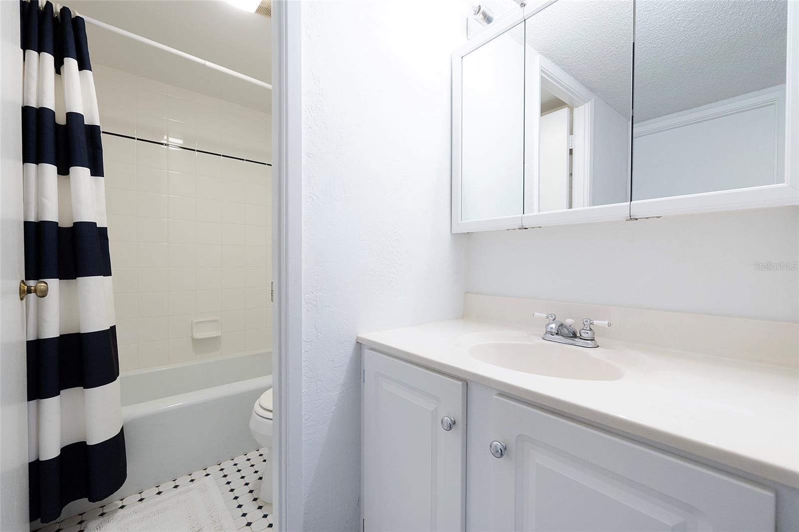 Image 22 of 42 For 2987 Atlantic Avenue J020
