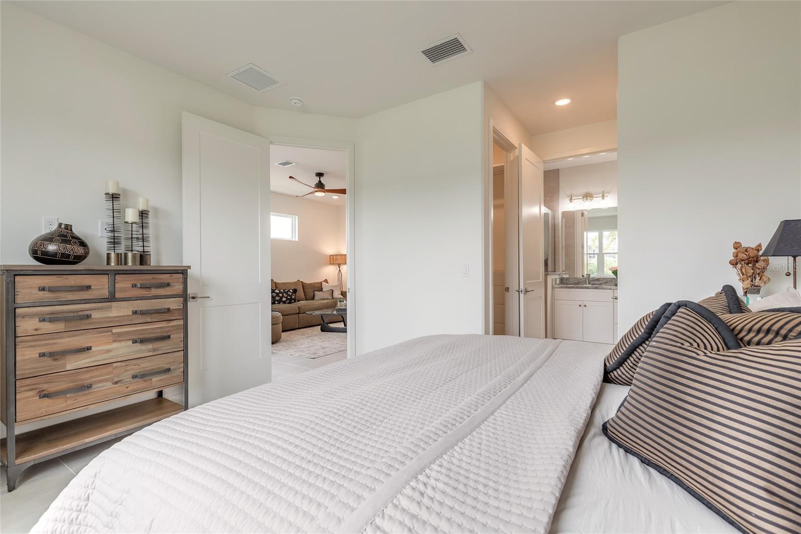 Image 17 of 30 For 3053 Isles Way