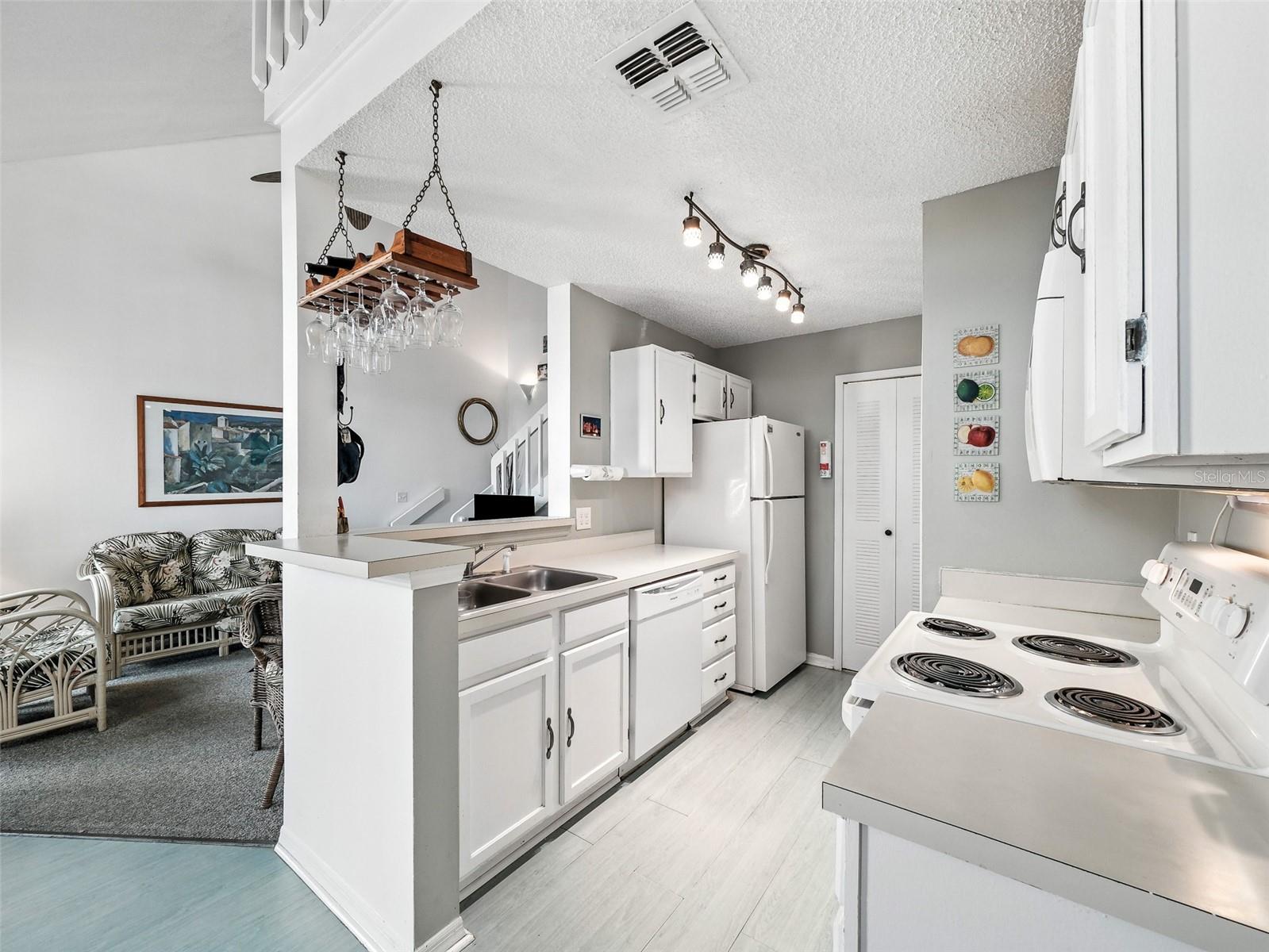 Image 14 of 64 For 858 Baybreeze Way 68c