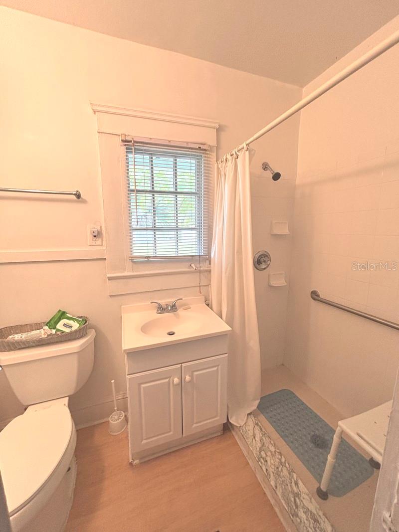 Image 13 of 21 For 322 Taylor Avenue