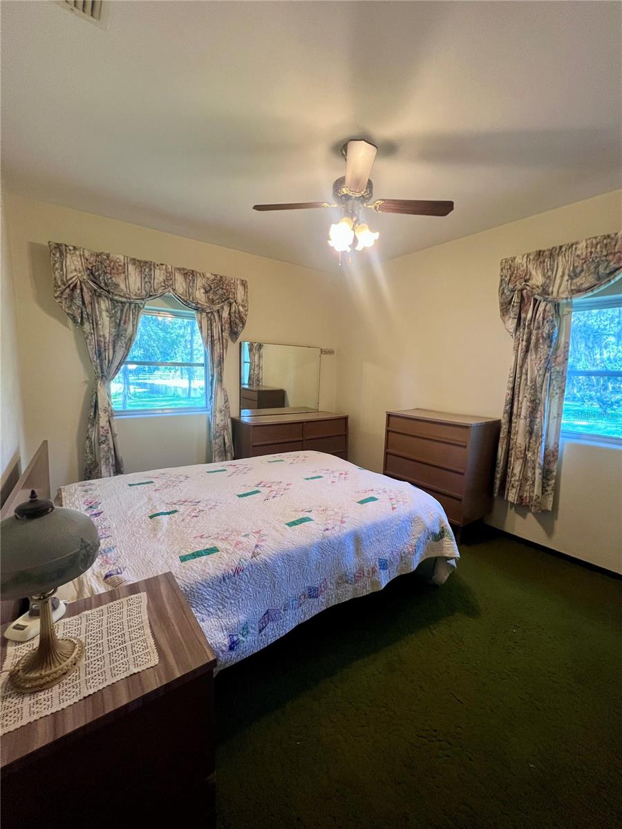 Listing photo id 8 for 407 Hunting Lodge Drive
