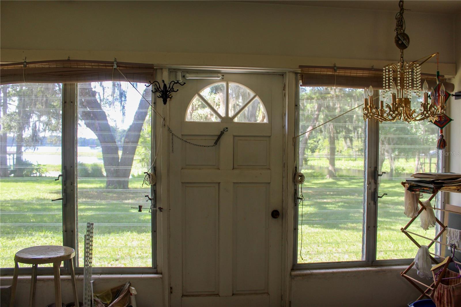 Listing photo id 11 for 407 Hunting Lodge Drive