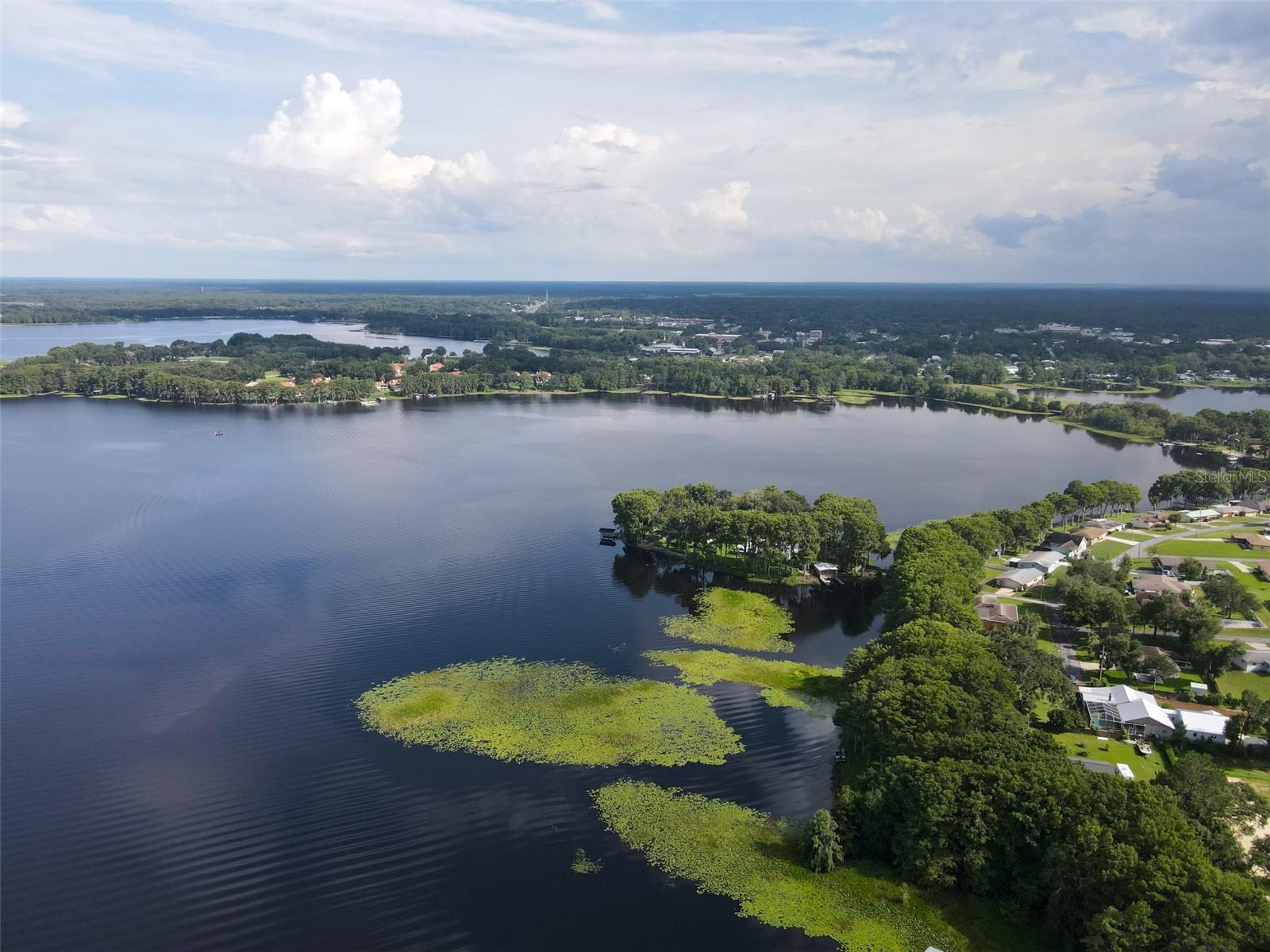 Listing photo id 0 for 407 Hunting Lodge Drive