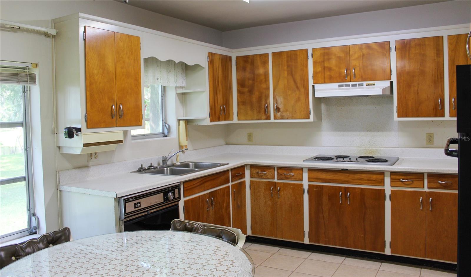 Listing photo id 4 for 407 Hunting Lodge Drive