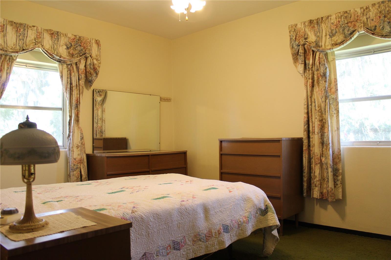 Listing photo id 7 for 407 Hunting Lodge Drive