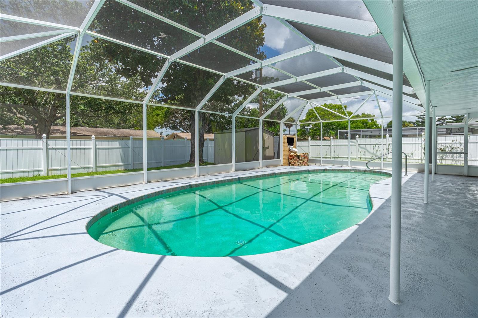 Image 12 of 36 For 1308 Golfview Drive