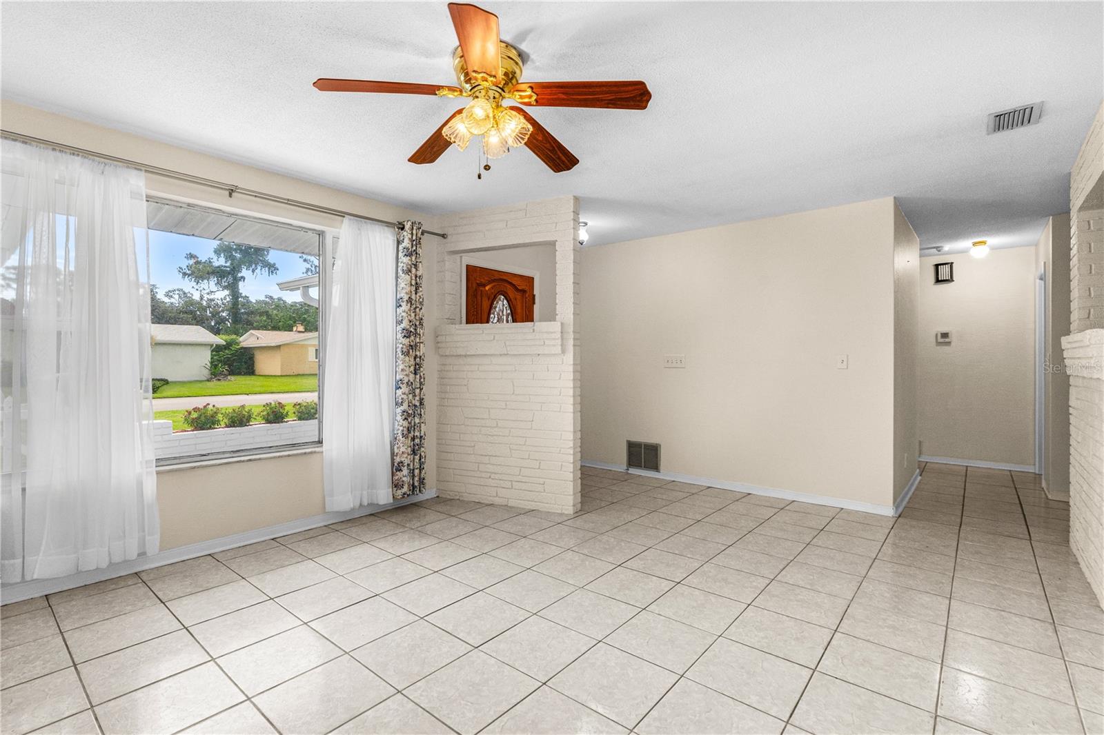 Image 14 of 36 For 1308 Golfview Drive