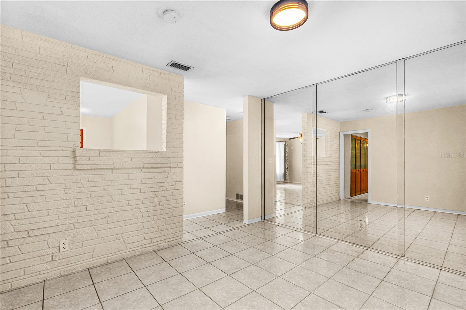 Image 16 of 36 For 1308 Golfview Drive