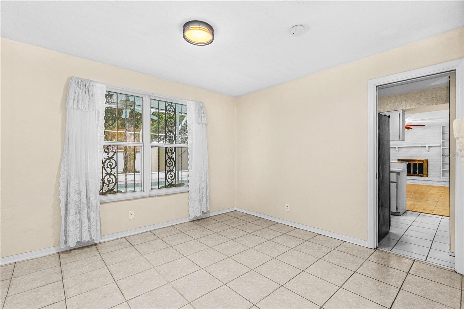 Image 17 of 36 For 1308 Golfview Drive