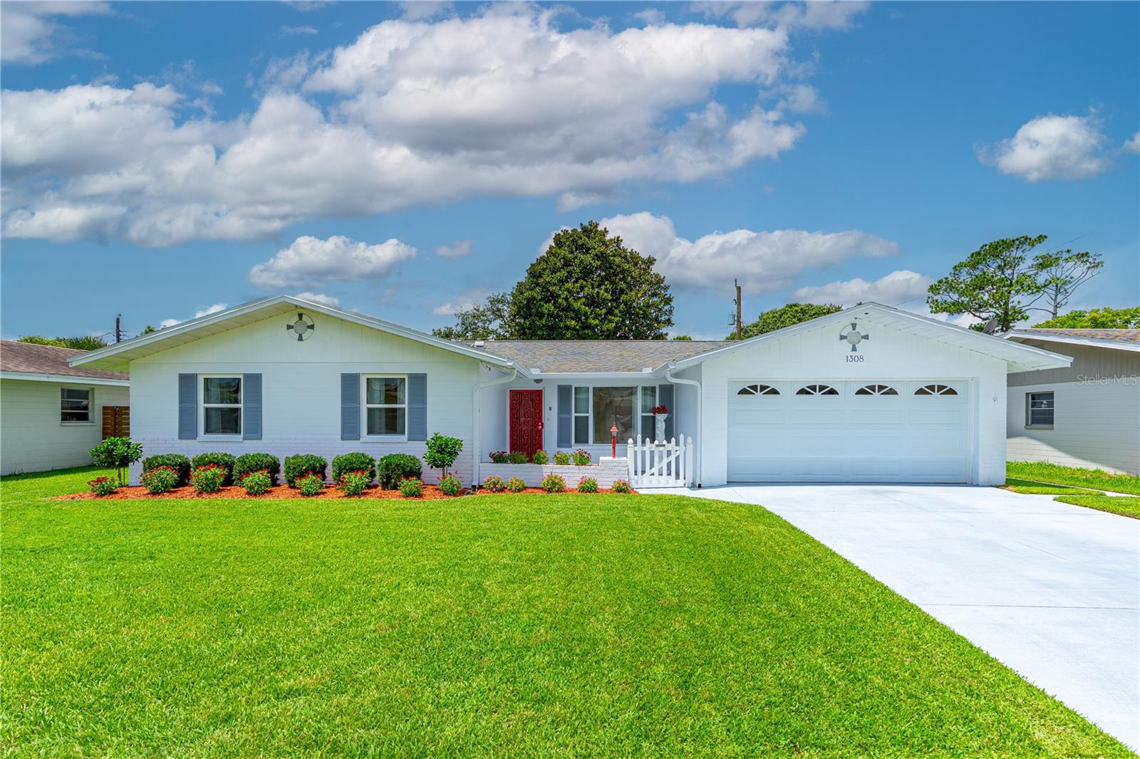 Image 2 of 36 For 1308 Golfview Drive