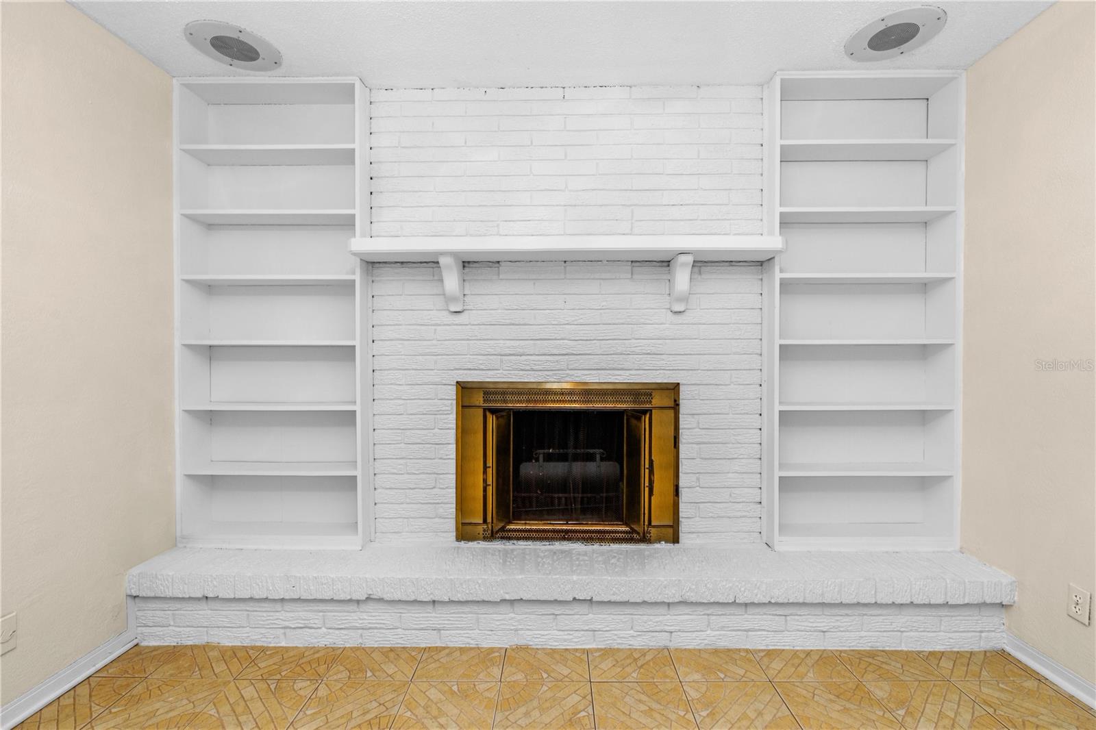 Image 22 of 36 For 1308 Golfview Drive