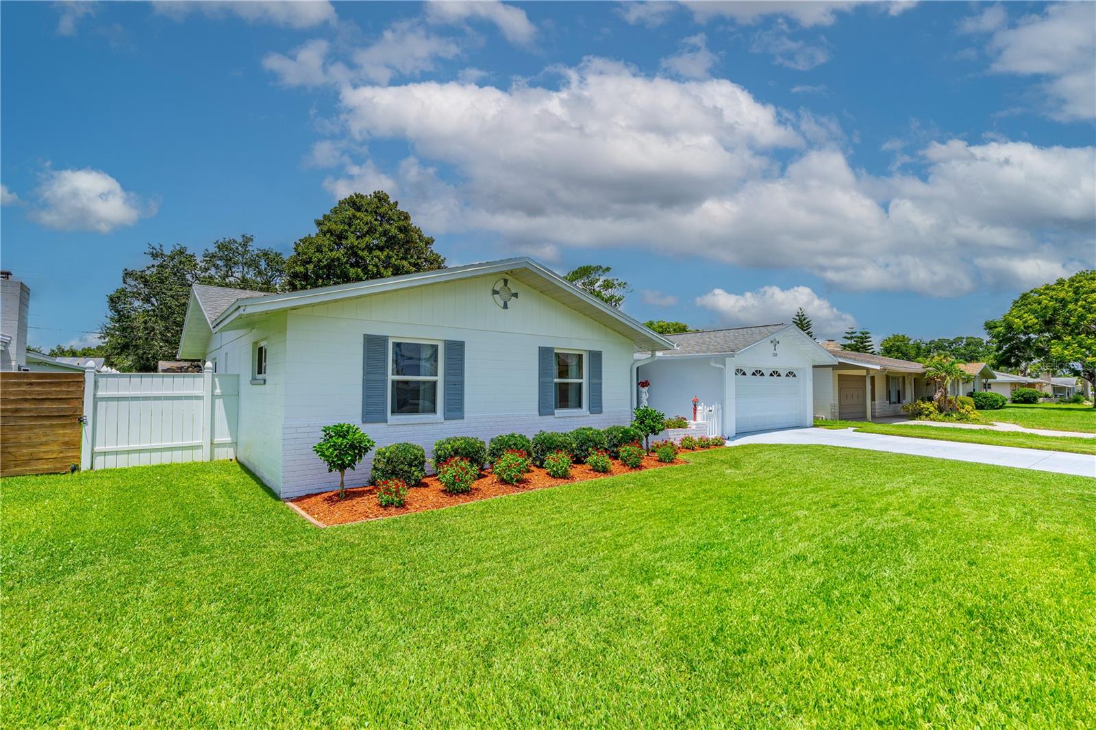 Image 3 of 36 For 1308 Golfview Drive