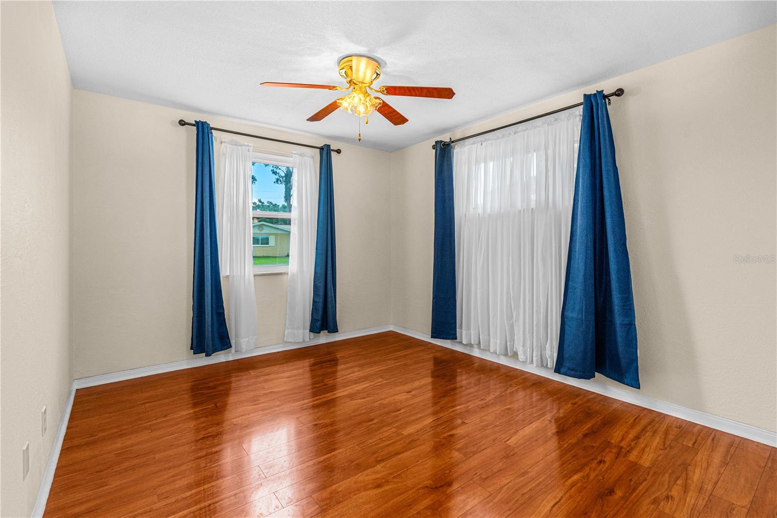 Image 30 of 36 For 1308 Golfview Drive