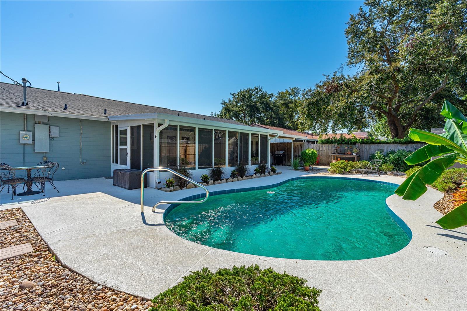 Image 10 of 47 For 2242 Green Street