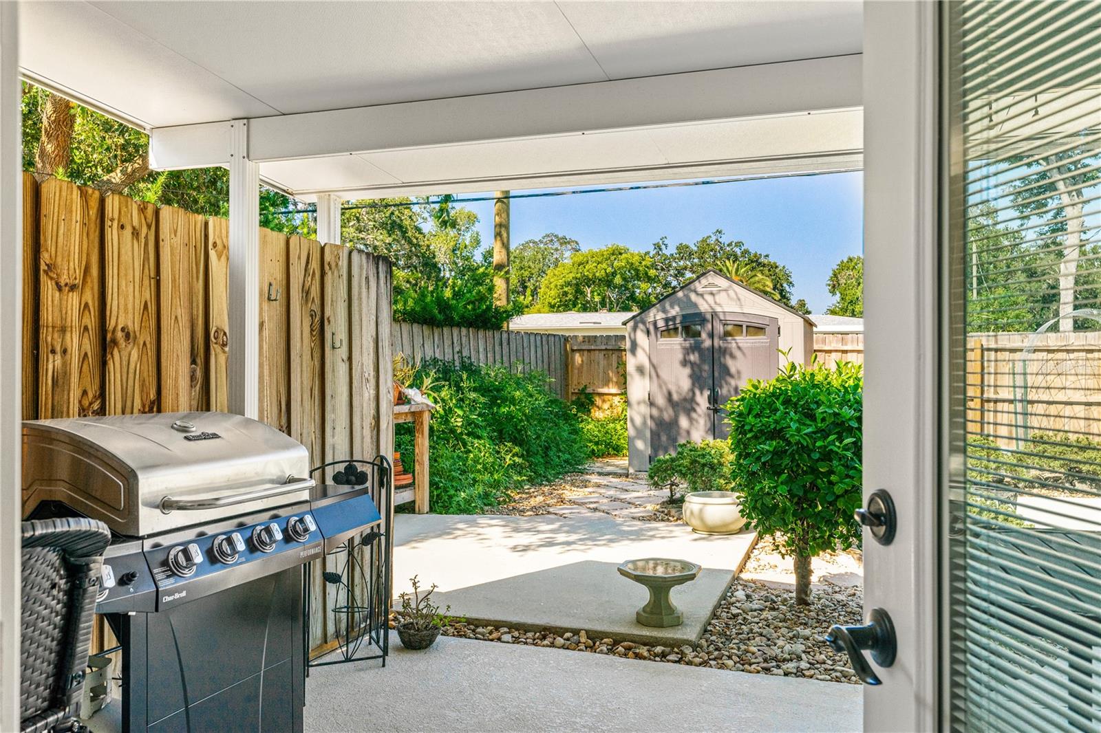 Image 31 of 47 For 2242 Green Street
