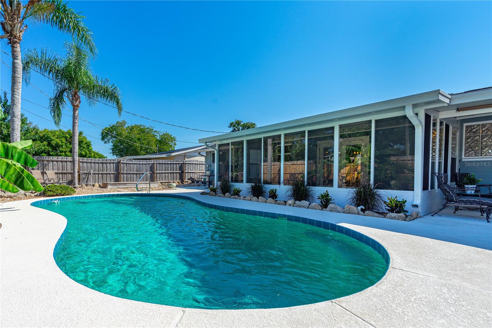 Image 7 of 47 For 2242 Green Street