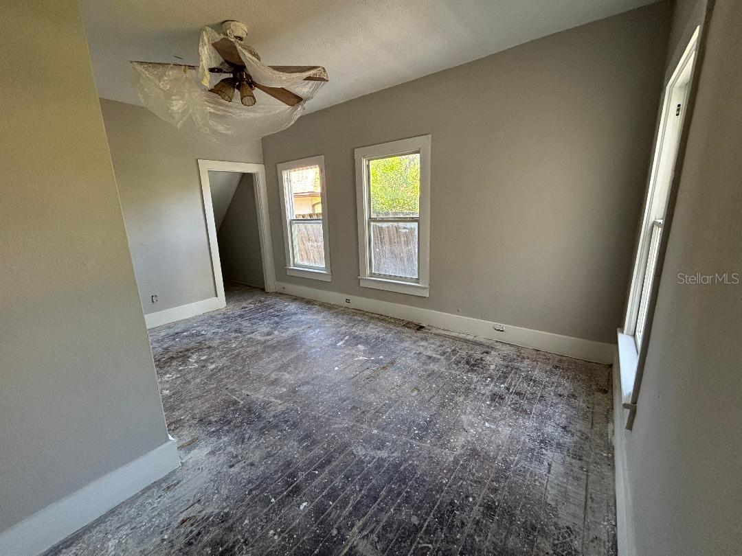 Image 14 of 18 For 409 Wayne Avenue