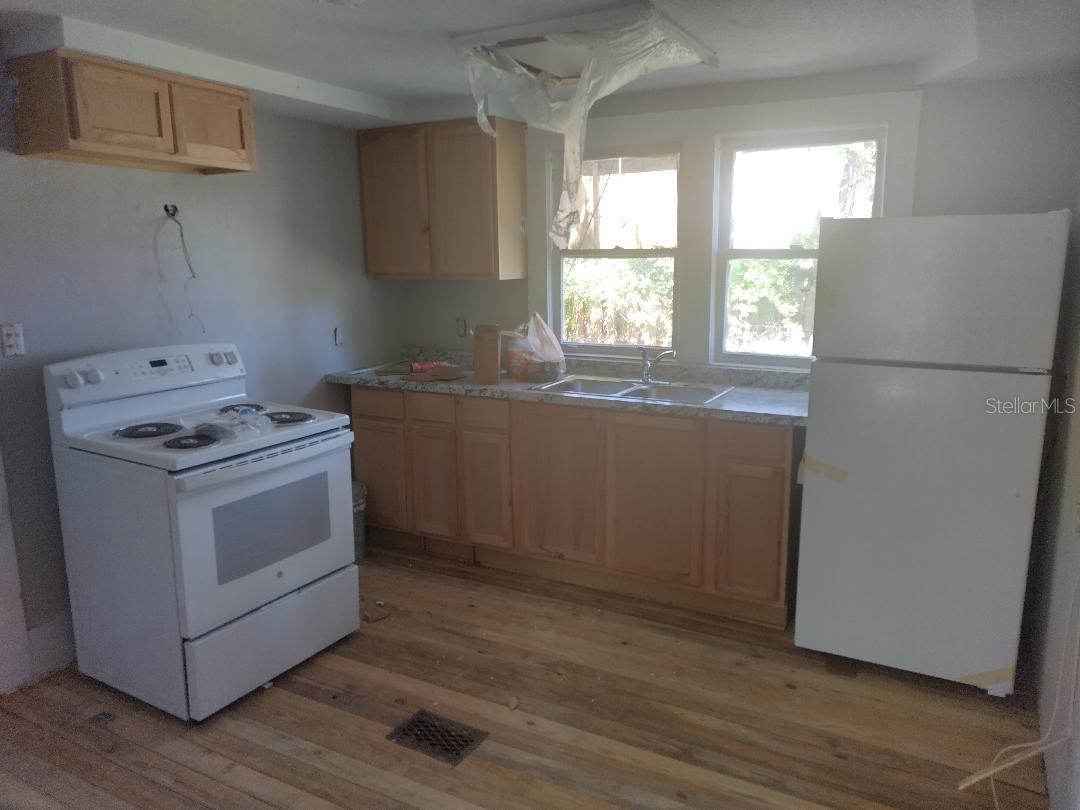 Image 15 of 18 For 409 Wayne Avenue