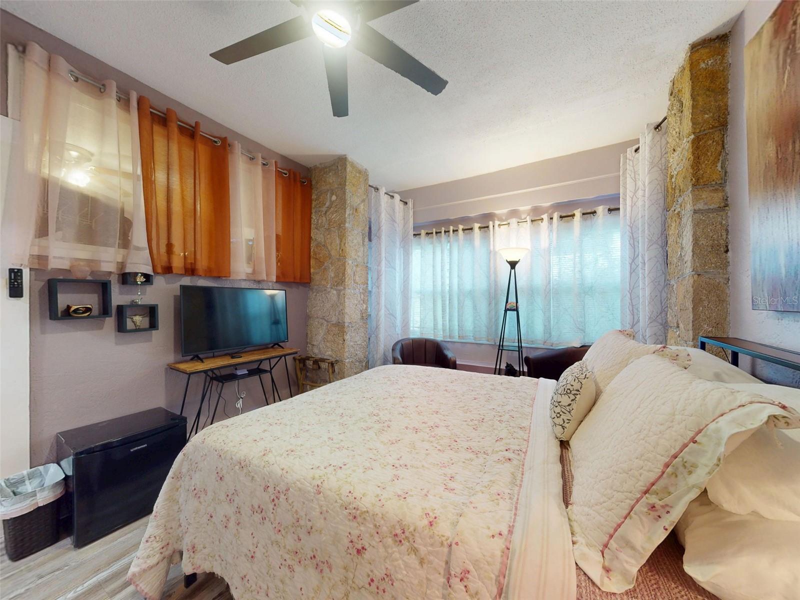 Image 36 of 100 For 544 Palmetto Avenue
