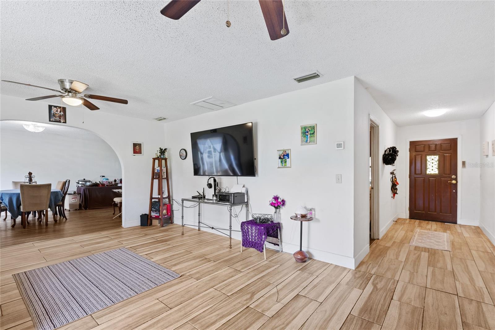 Image 5 of 30 For 1865 Orange Tree Drive
