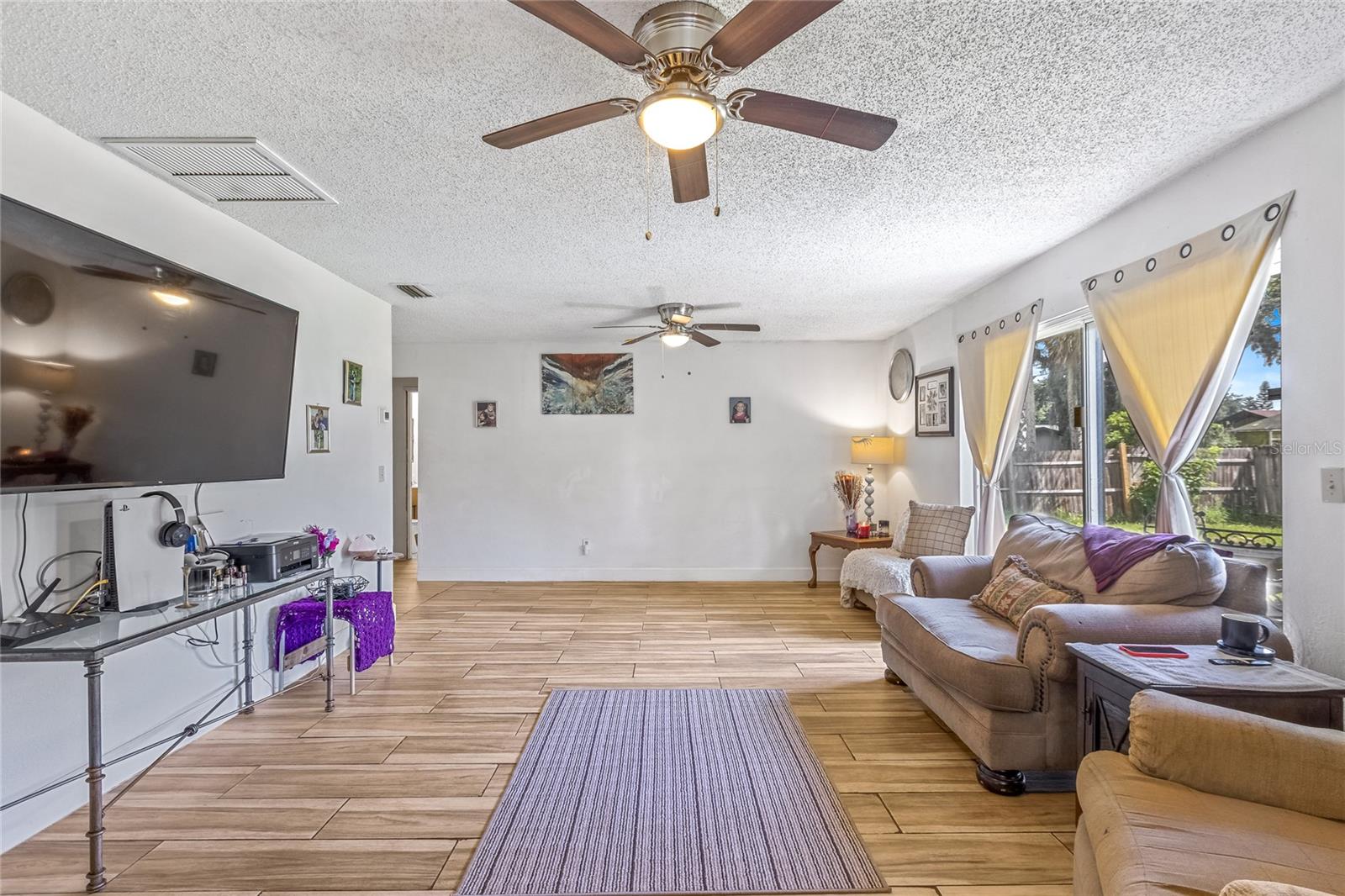 Image 6 of 30 For 1865 Orange Tree Drive