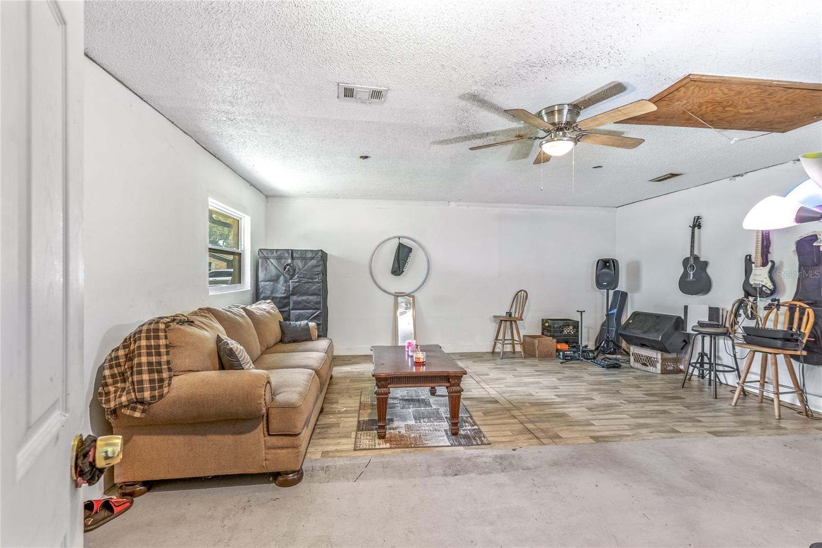 Image 8 of 30 For 1865 Orange Tree Drive